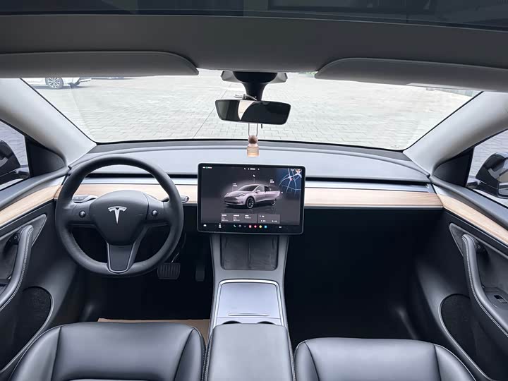 Фото 6 - Tesla Model Y