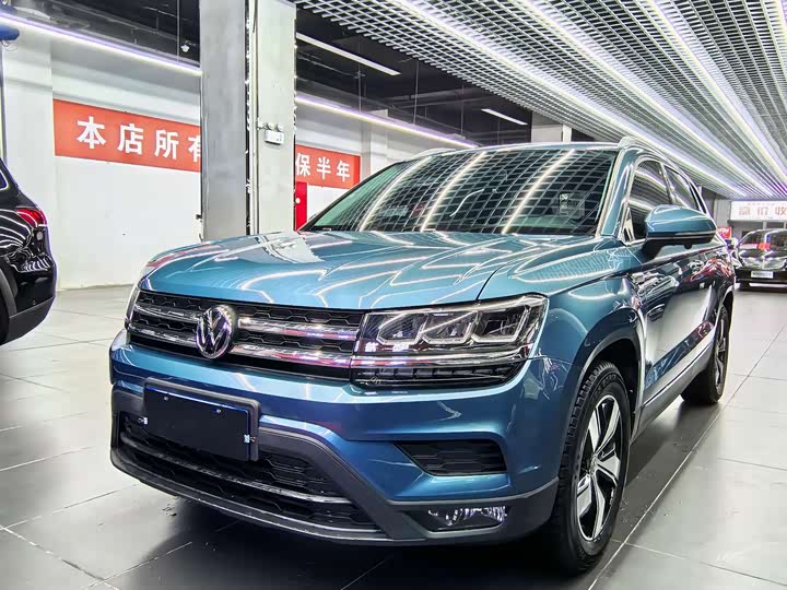 Фото 2 - Volkswagen Tharu