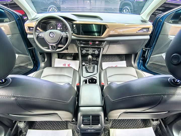 Фото 5 - Volkswagen Tharu