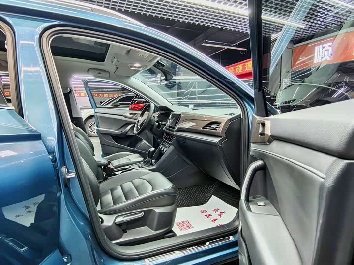 Фото 7 - Volkswagen Tharu