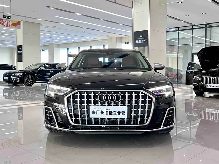 Фото 2 - Audi A8