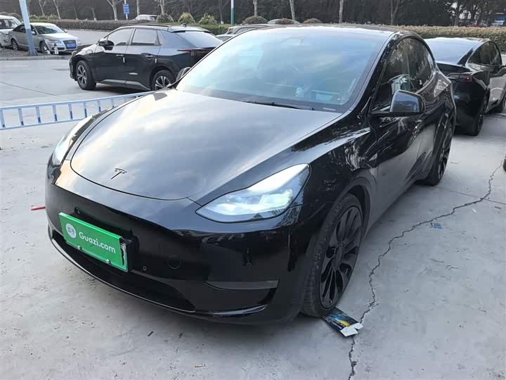 Фото 1 - Tesla Model Y