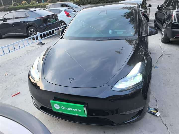 Фото 3 - Tesla Model Y