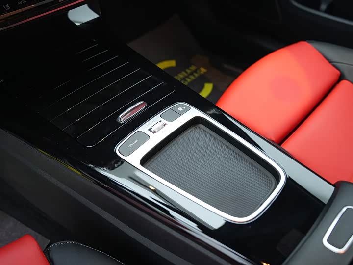 Фото 9 - Mercedes-Benz A-Class AMG