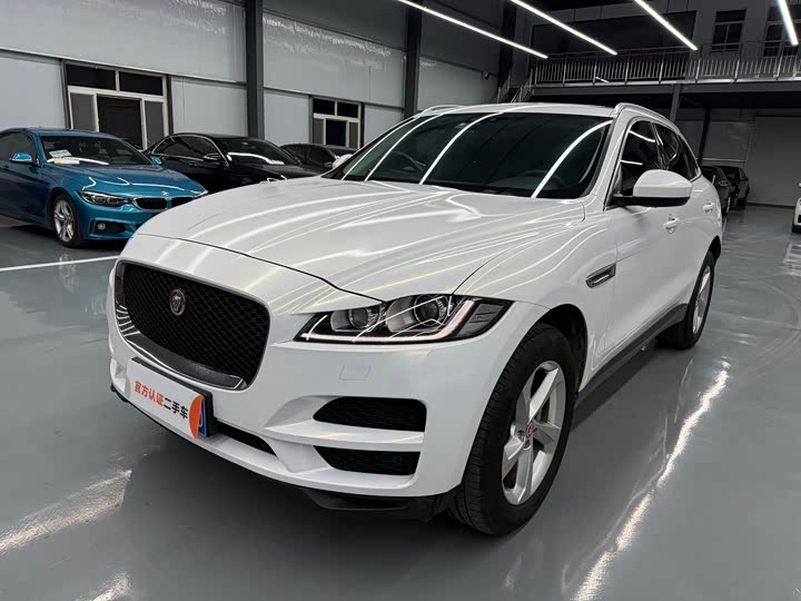 Фото 1 - Jaguar F-Pace