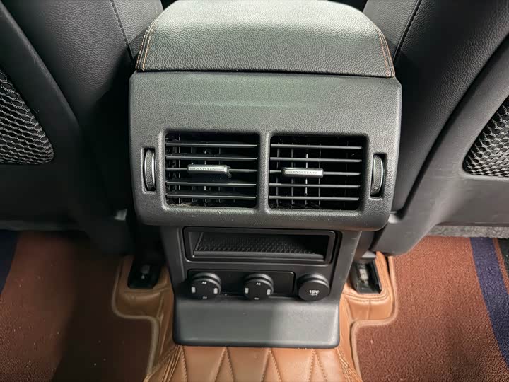 Фото 8 - Jaguar F-Pace