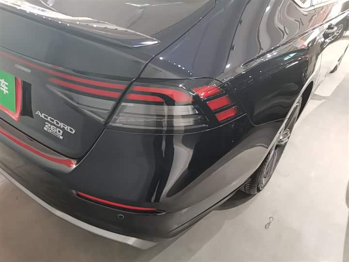 Фото 8 - Honda Accord