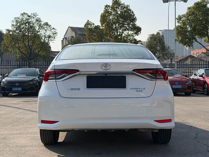 Фото 5 - Toyota Corolla