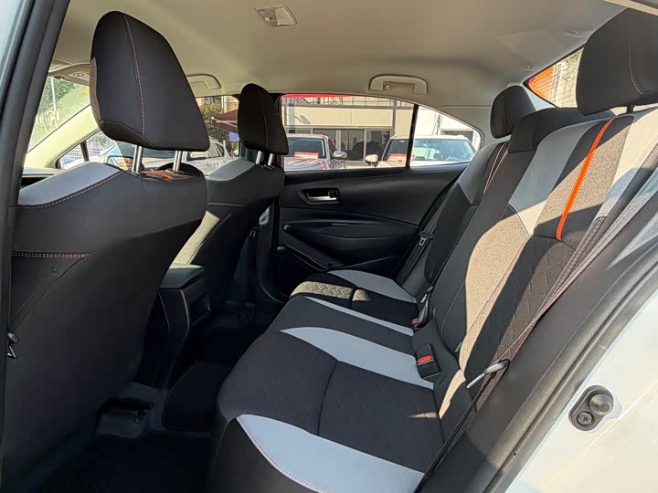 Фото 8 - Toyota Corolla