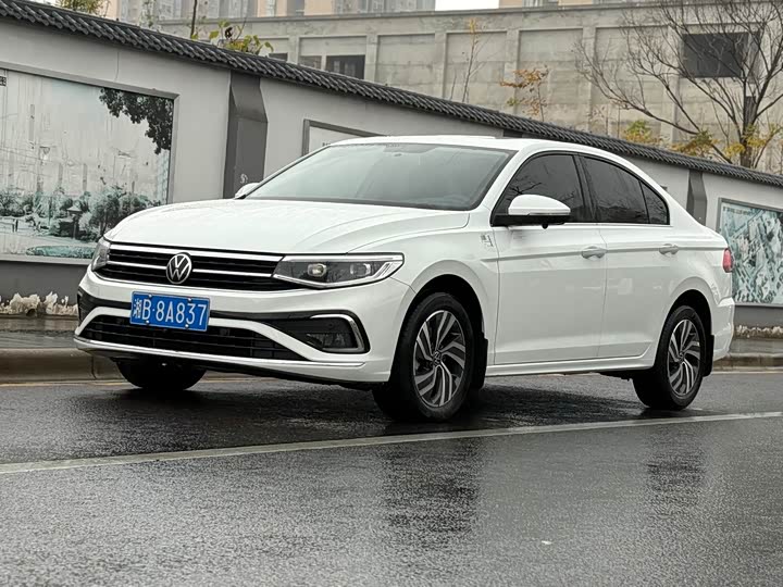 Фото 1 - Volkswagen Bora