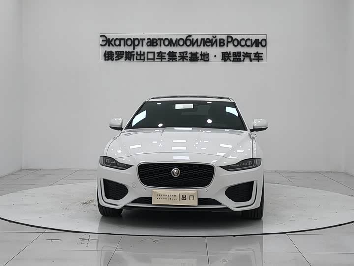 Фото 1 - Jaguar XE L