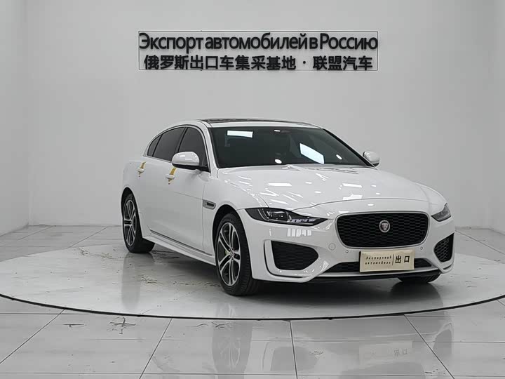 Фото 9 - Jaguar XE L