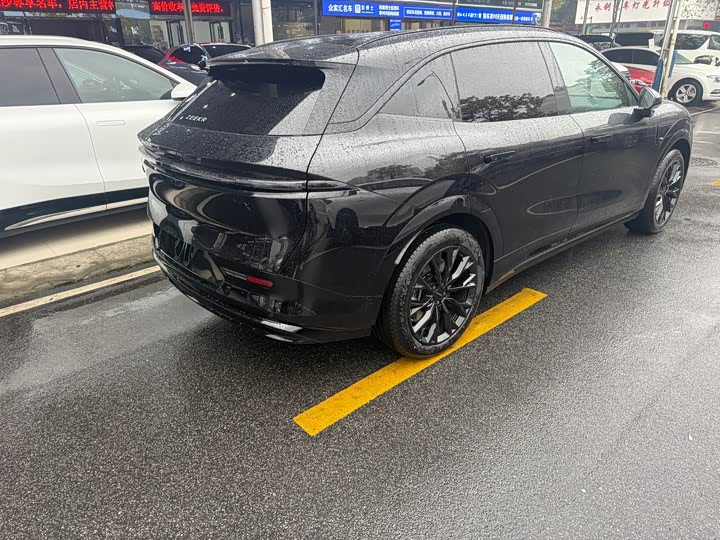 Фото 4 - Zeekr 7X