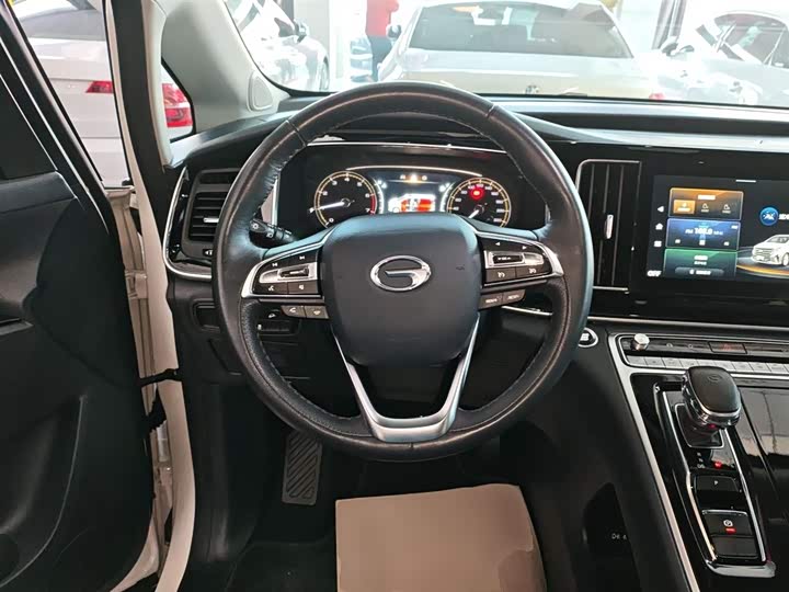 Фото 3 - GAC Trumpchi M8