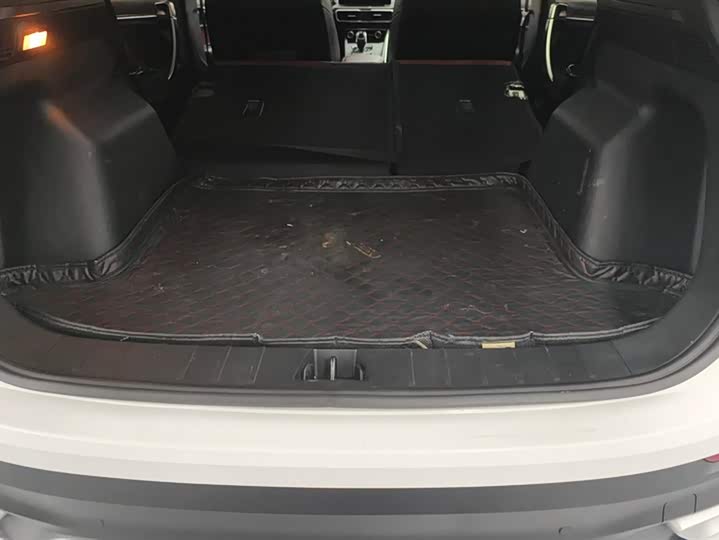 Фото 4 - Geely Coolray