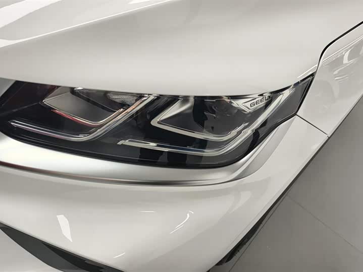 Фото 5 - Geely Coolray