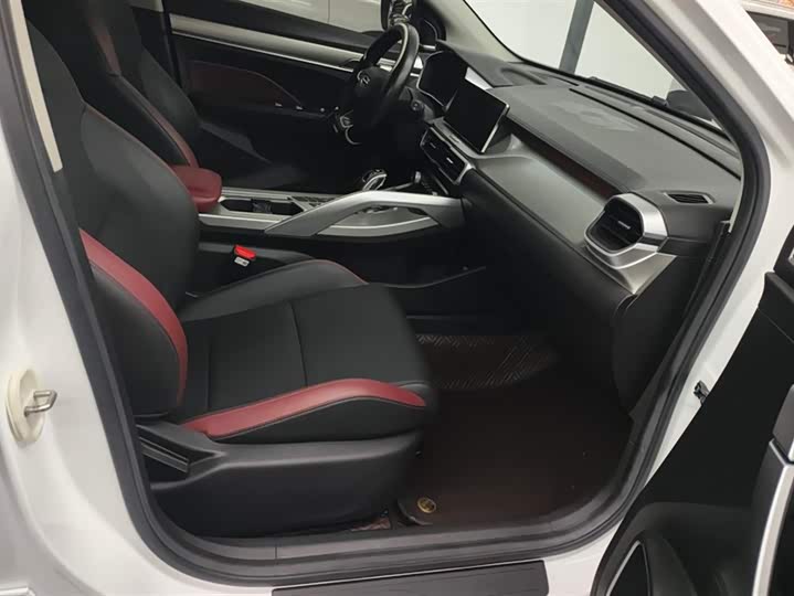 Фото 8 - Geely Coolray