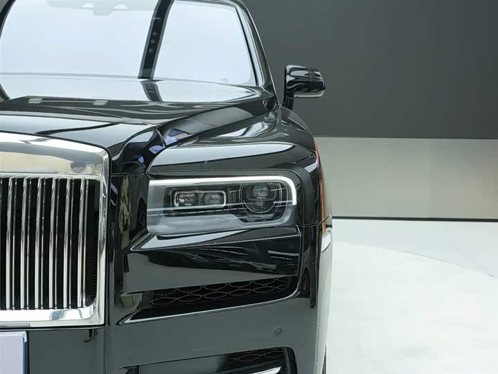Фото 3 - Rolls-Royce Cullinan