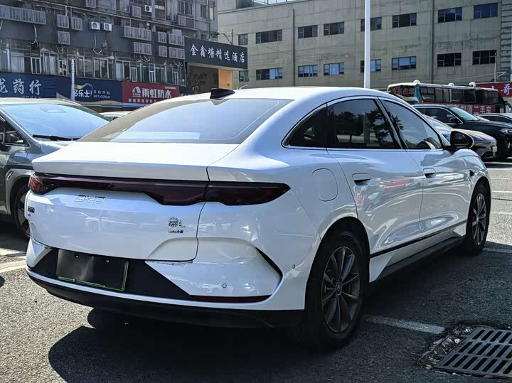 Фото 6 - BYD Qin L