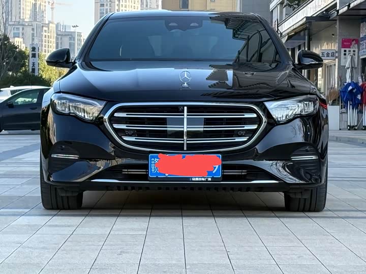 Фото 2 - Mercedes-Benz E-Class