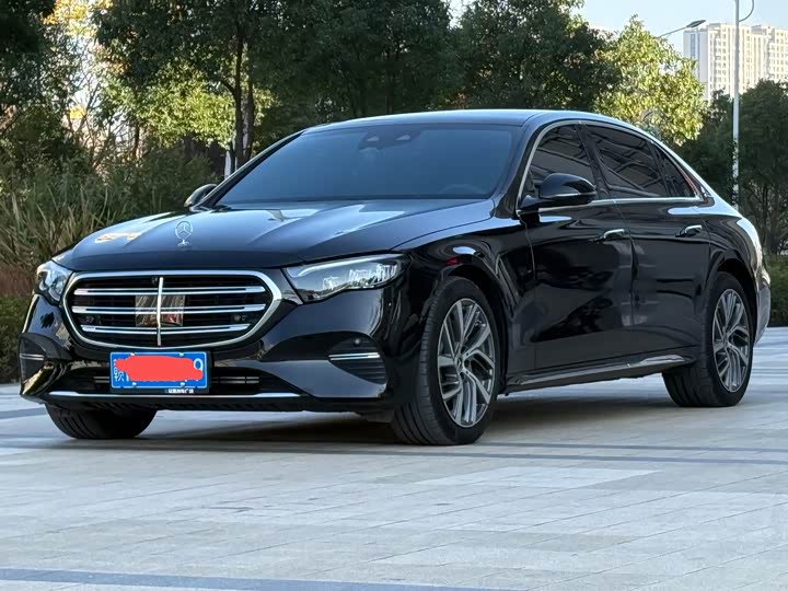 Фото 3 - Mercedes-Benz E-Class