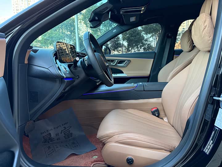 Фото 4 - Mercedes-Benz E-Class