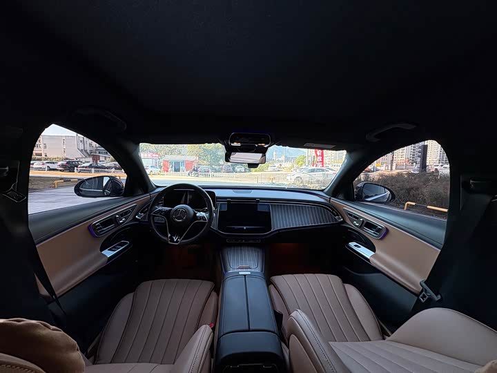 Фото 6 - Mercedes-Benz E-Class