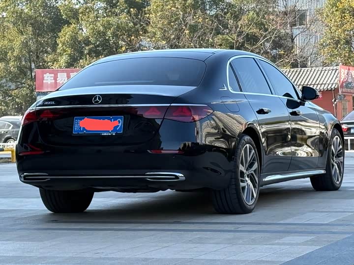 Фото 7 - Mercedes-Benz E-Class