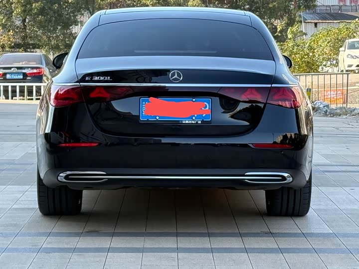 Фото 8 - Mercedes-Benz E-Class