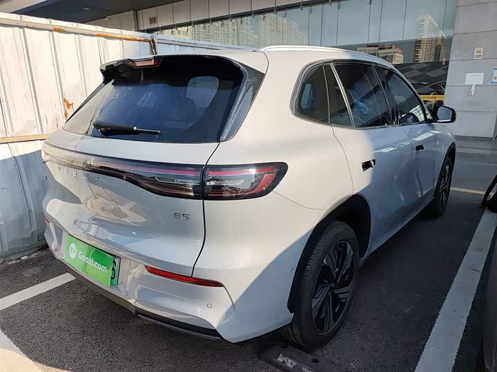 Фото 7 - Geely Galaxy E5