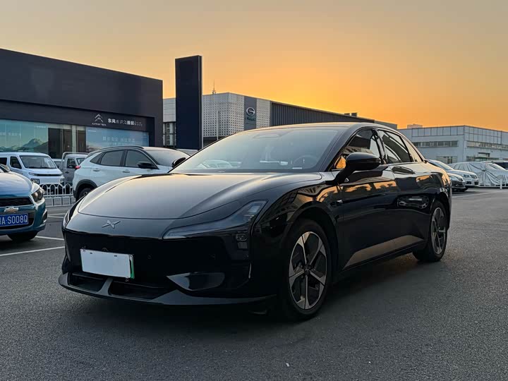 Фото 1 - XPeng Mona M03