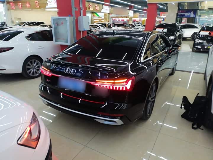 Фото 7 - Audi A6L