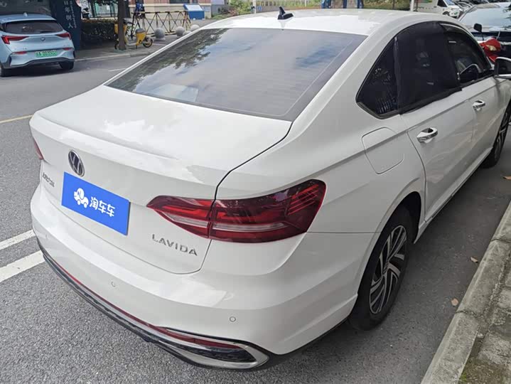 Фото 3 - Volkswagen Lavida