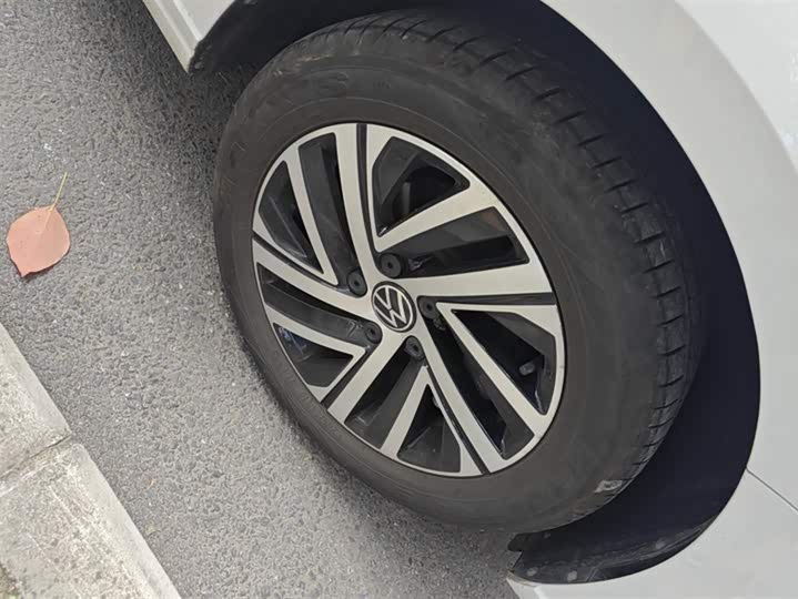 Фото 6 - Volkswagen Lavida