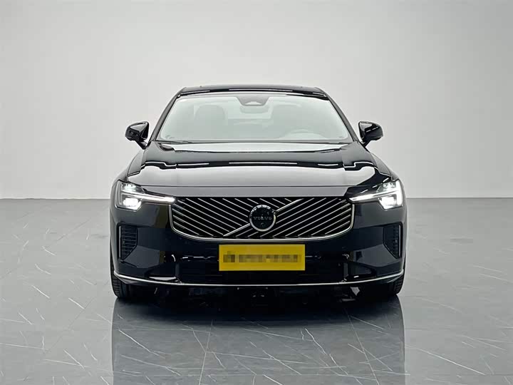 Фото 2 - Volvo S90