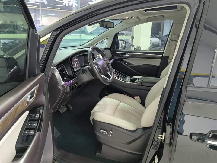 Фото 9 - GAC Trumpchi M8