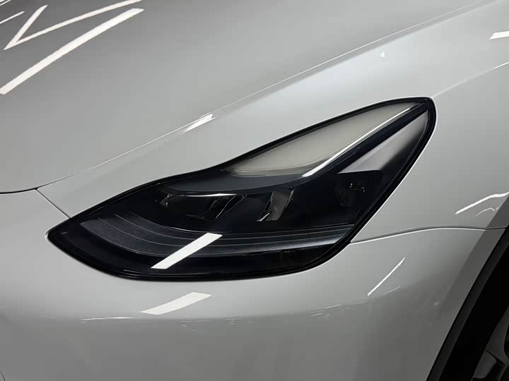 Фото 3 - Tesla Model Y