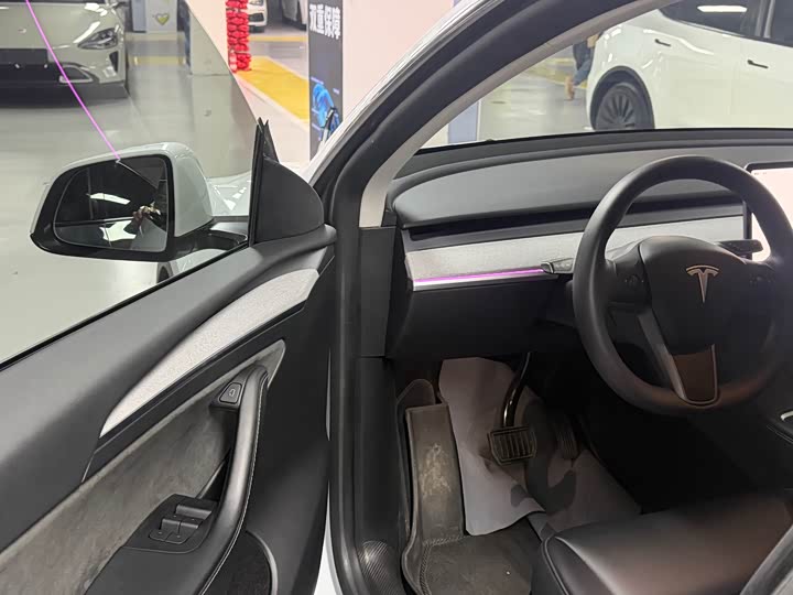 Фото 6 - Tesla Model Y