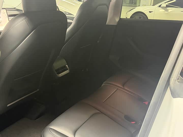 Фото 9 - Tesla Model Y