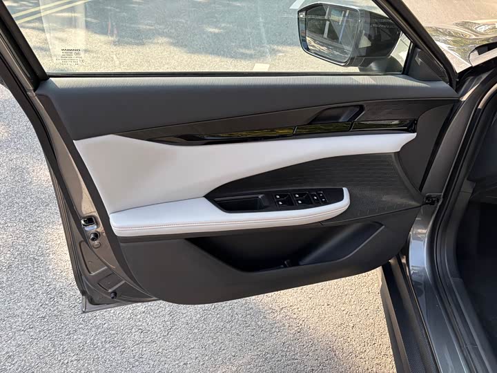 Фото 9 - Changan UNI-V Hybrid