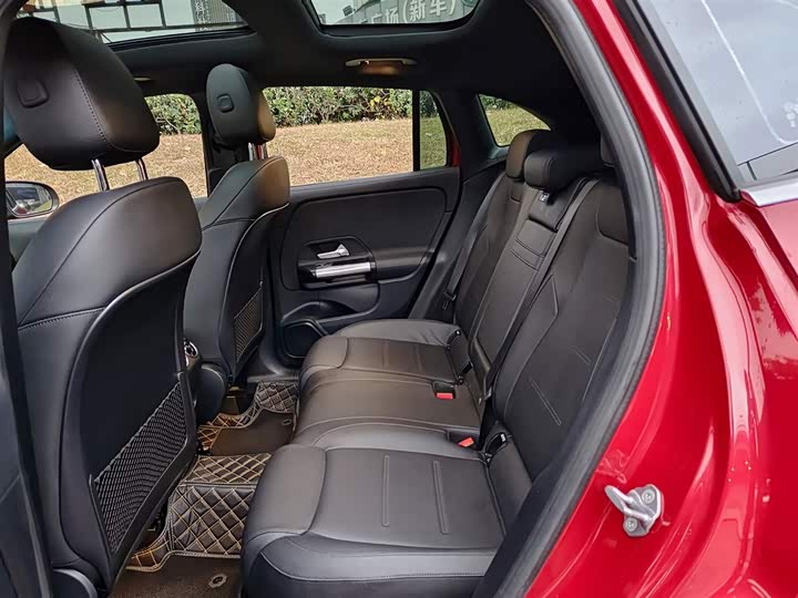 Фото 8 - Mercedes-Benz GLA-Class