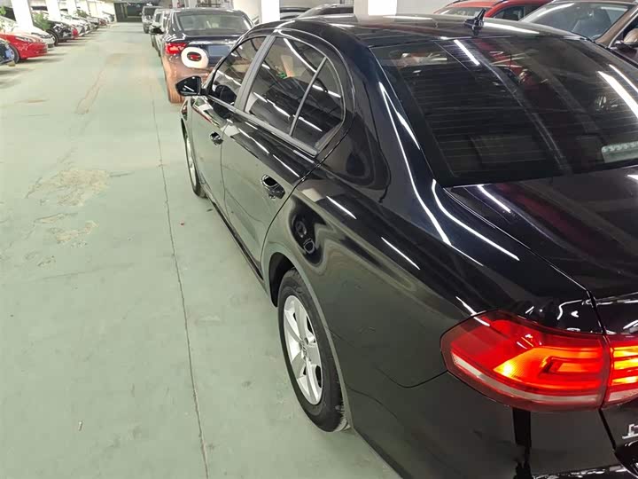 Фото 5 - Volkswagen Lavida