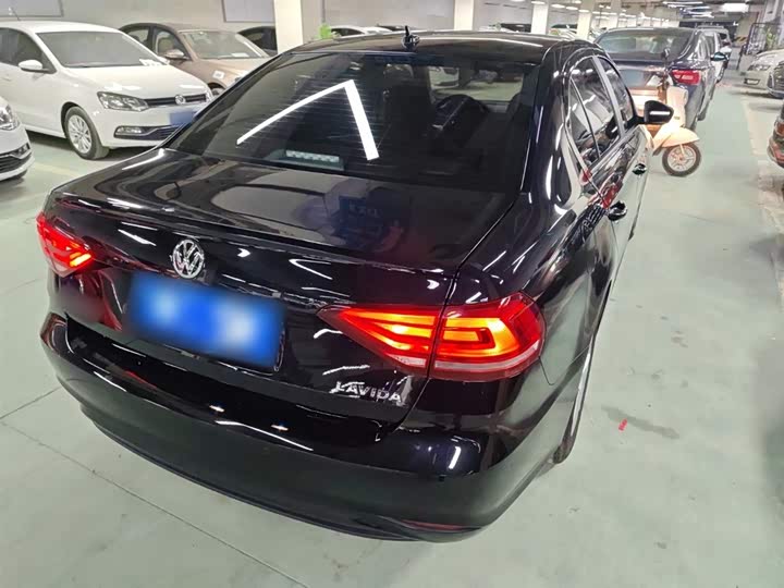 Фото 7 - Volkswagen Lavida