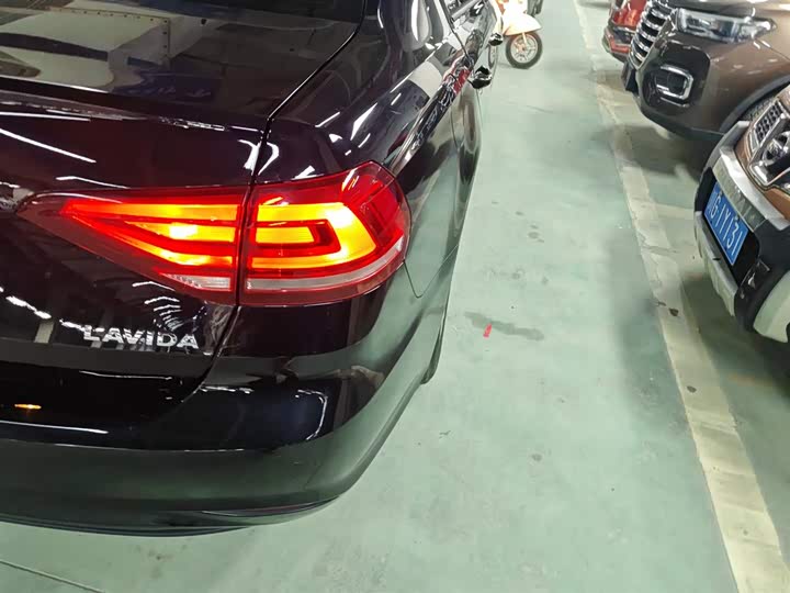 Фото 8 - Volkswagen Lavida