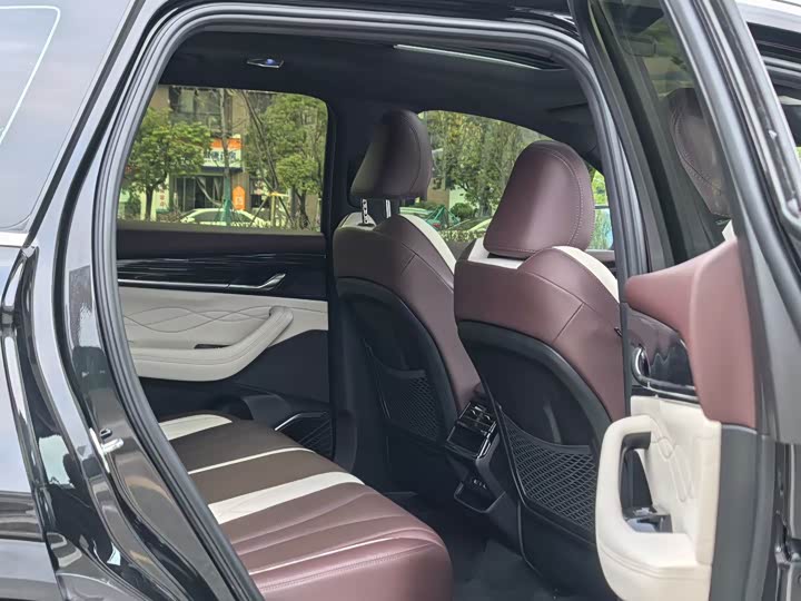 Фото 5 - Geely Monjaro