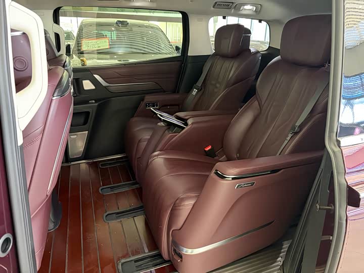 Фото 8 - Buick GL8 Century