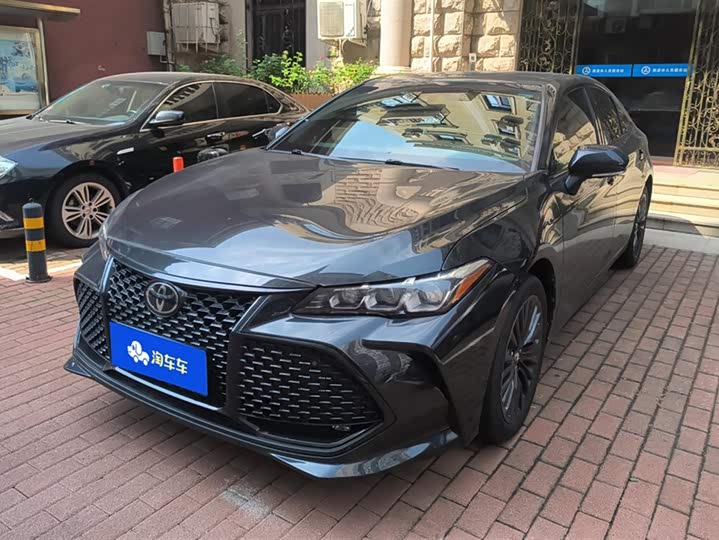 Фото 1 - Toyota Avalon