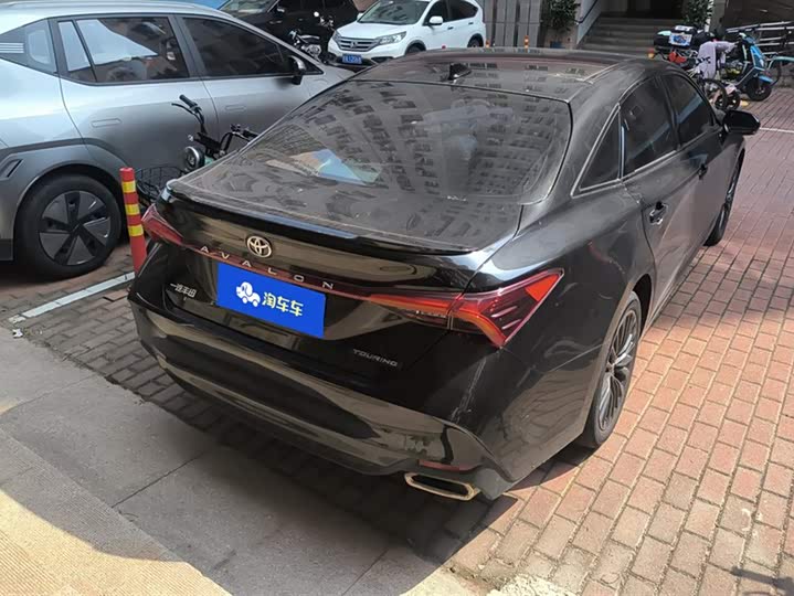 Фото 3 - Toyota Avalon