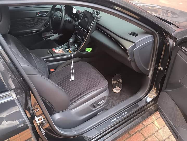 Фото 8 - Toyota Avalon