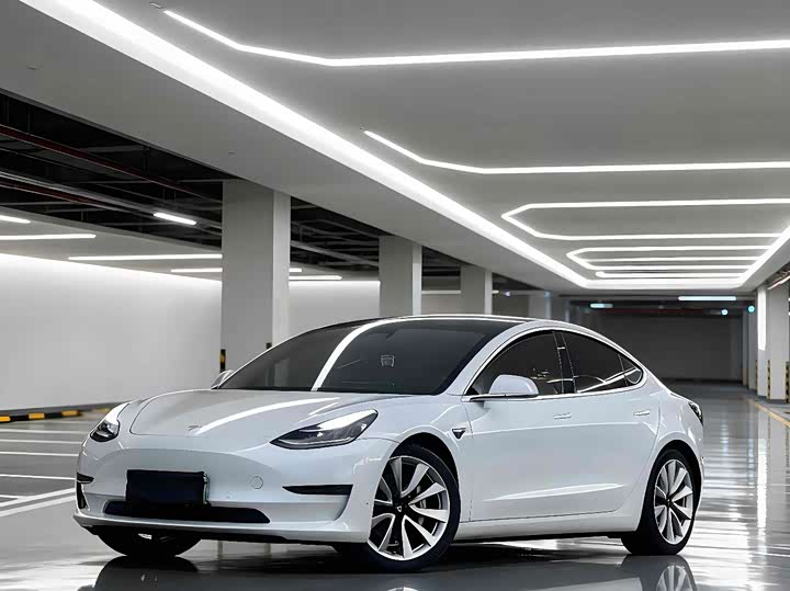 Фото 1 - Tesla Model 3